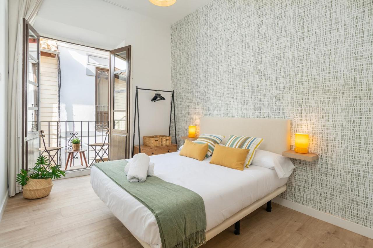 Apartamentos Luna Suites Palacio Dorita กรานาดา ภายนอก รูปภาพ